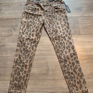 BLANK NYC Sz 28 Leopard print denim NWT